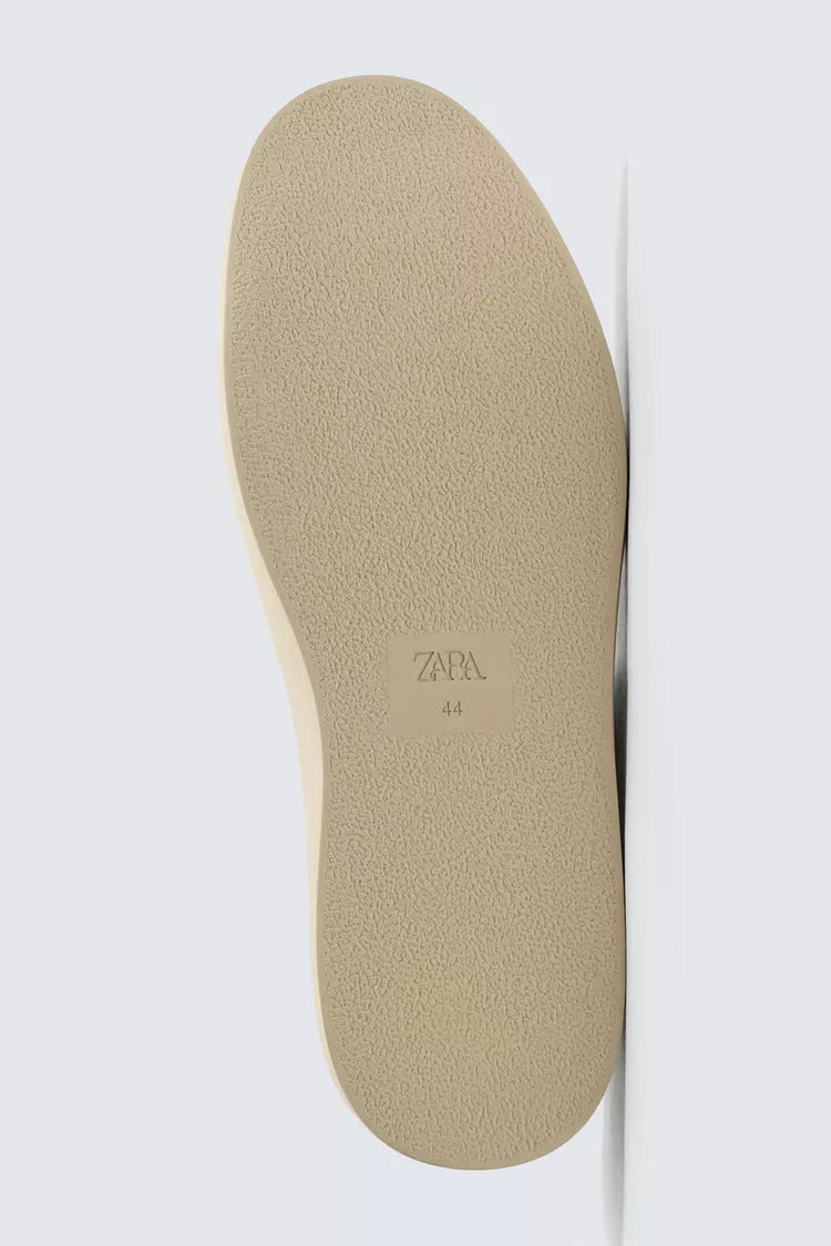 Mocassim Em Pele Com Borlas