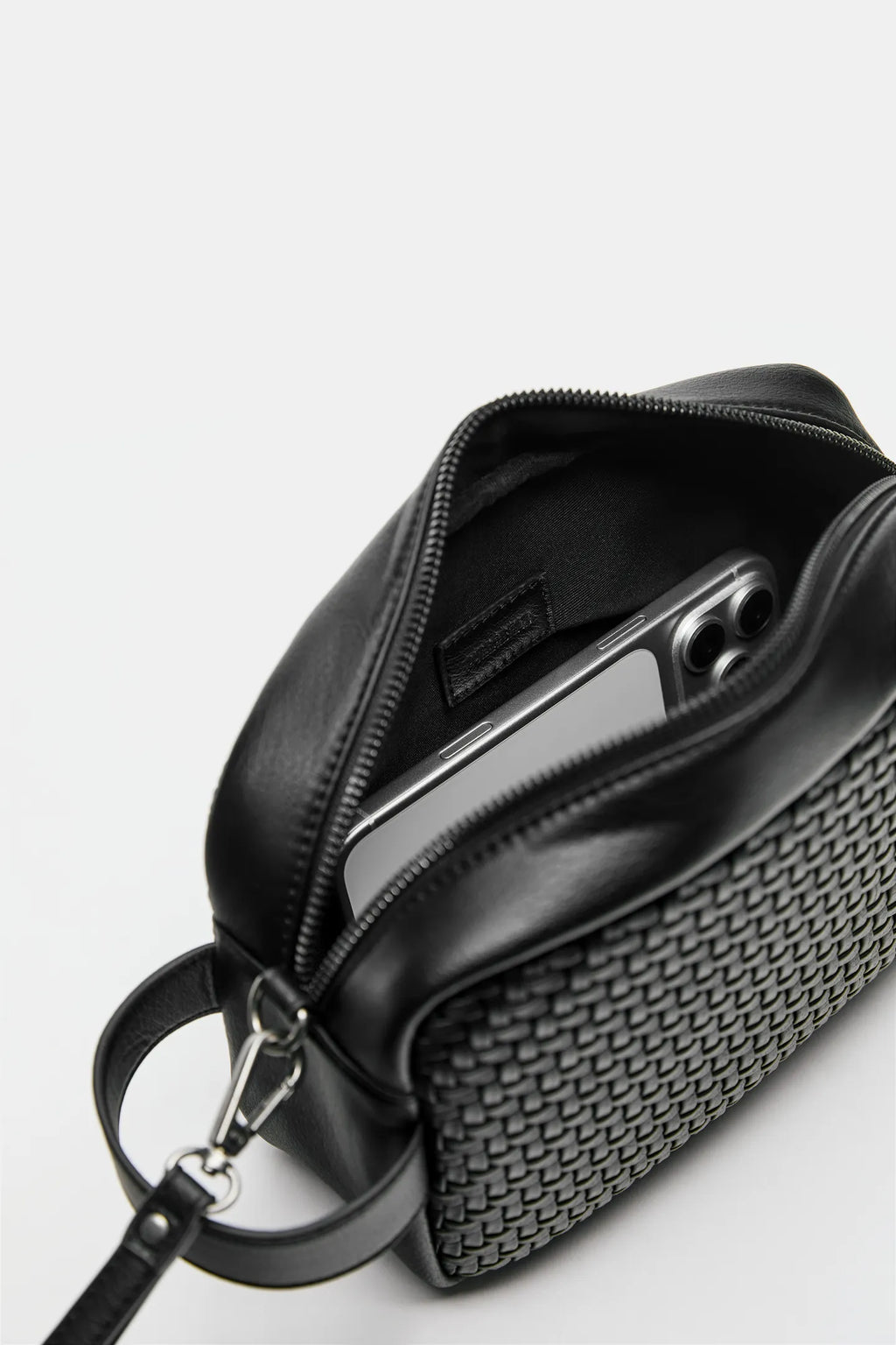 Necessaire Trançado Com Alça