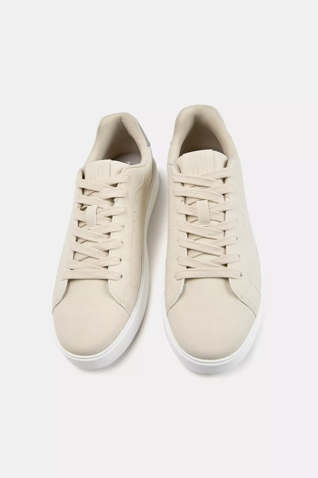 Tênis Casual Com Detalhe