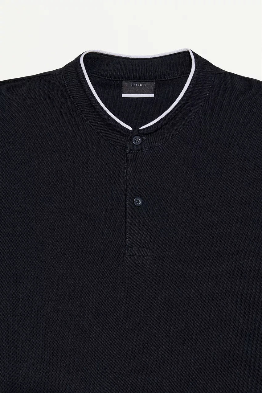 Polo De Gola Em Contraste