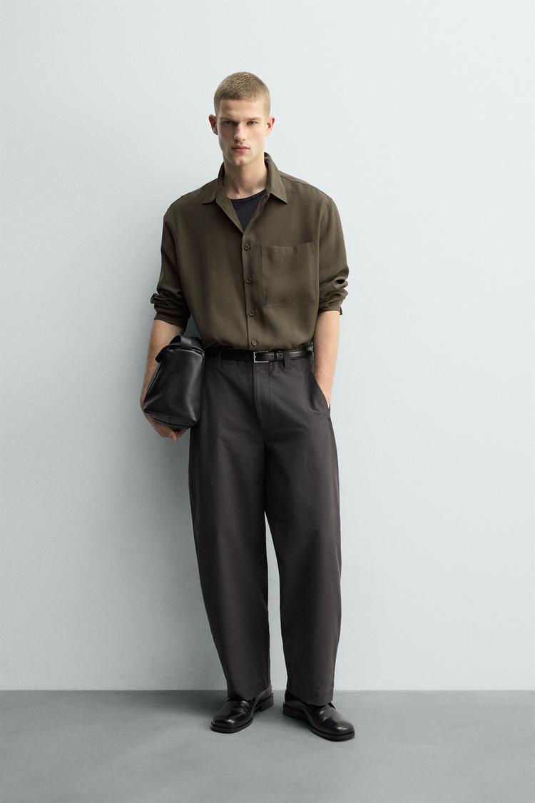 Camisa Fluída Tecido Acetinado Com Bolso