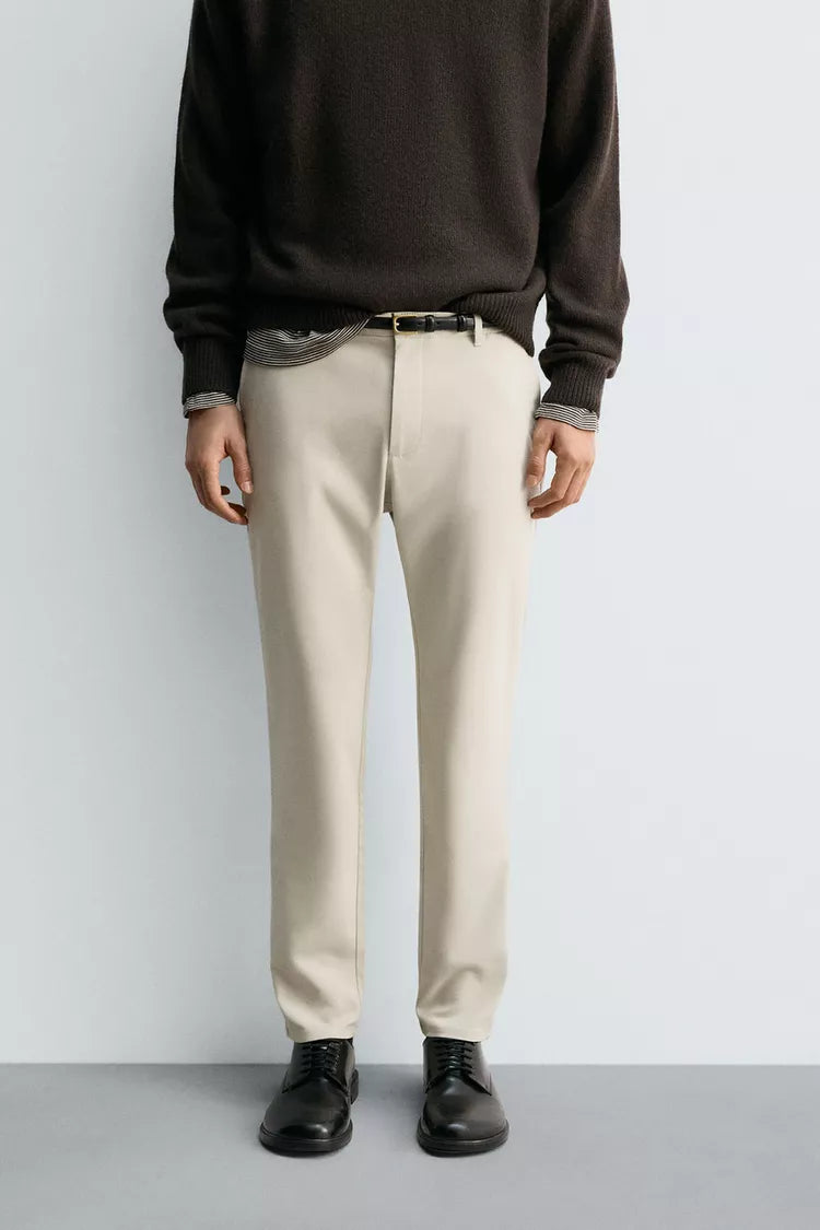 Calças Slim Fit Conforto
