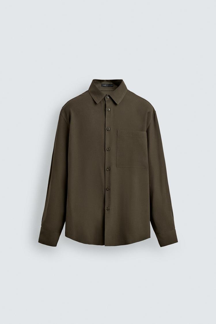 Camisa Fluída Tecido Acetinado Com Bolso