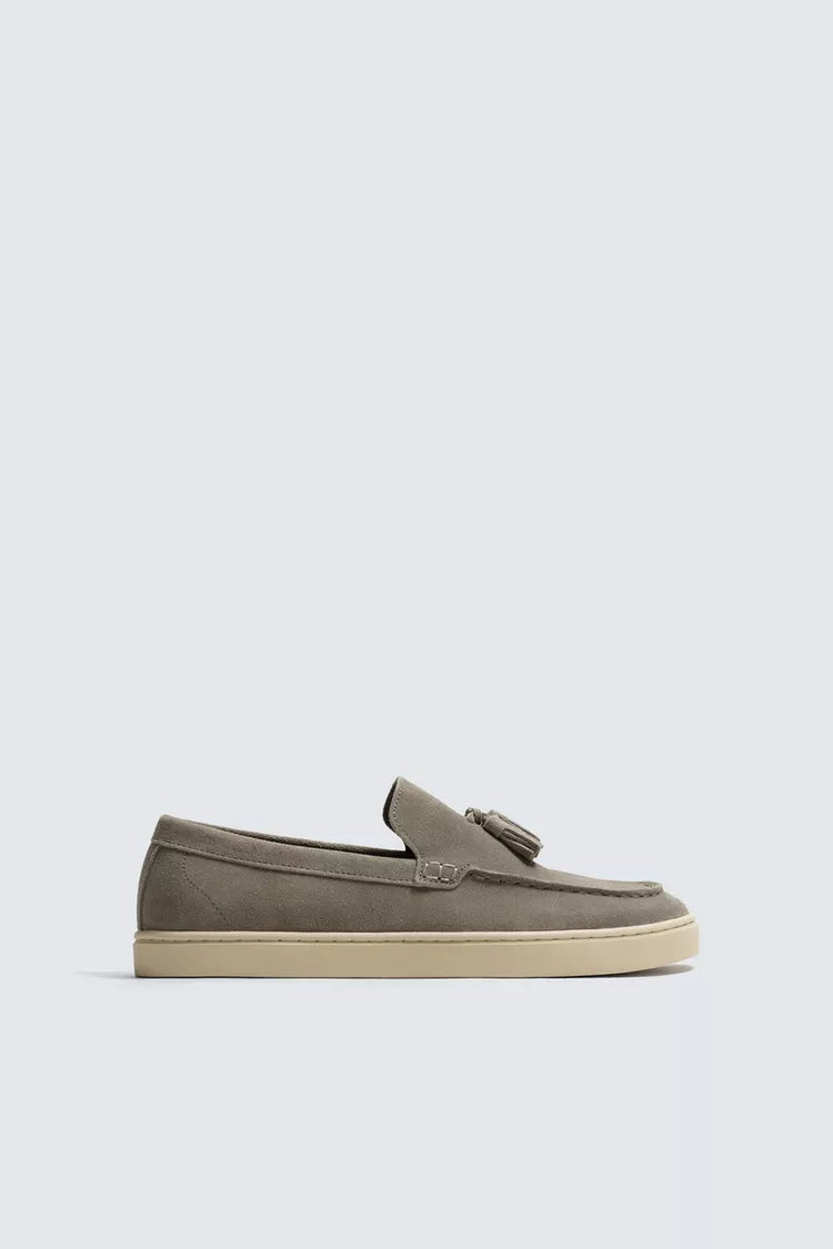 Mocassim Em Pele Com Borlas