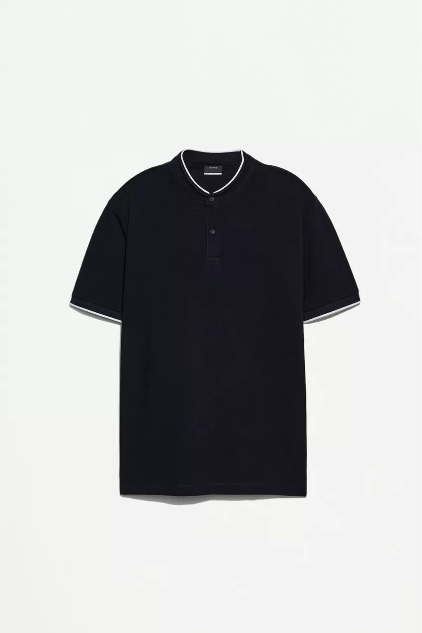 Polo De Gola Em Contraste