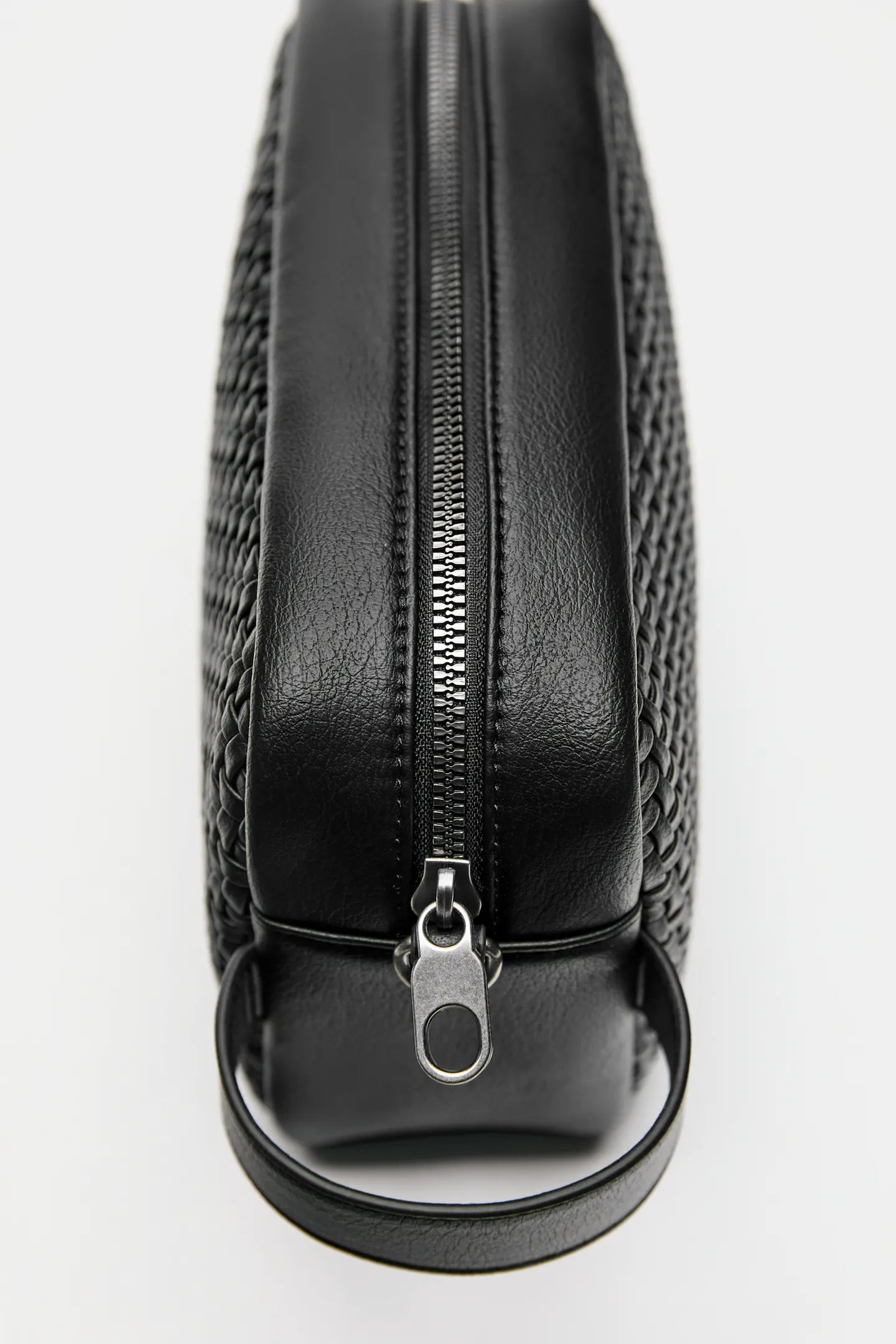 Necessaire Trançado Com Alça