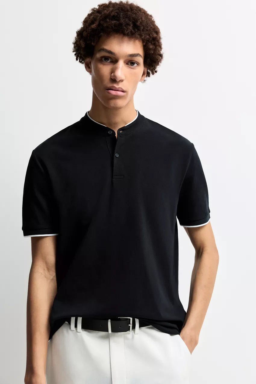 Polo De Gola Em Contraste